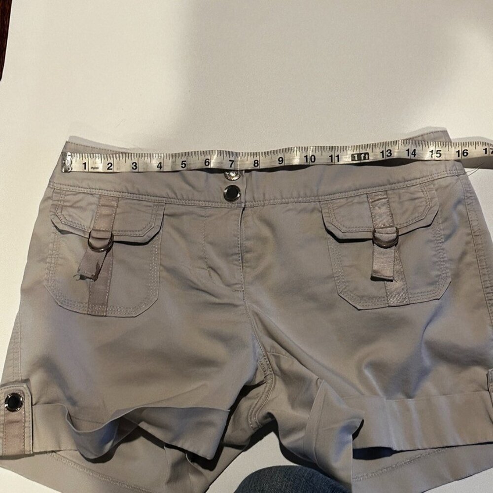 White House Black Market Shorts Size 6 / 2 for 1 deal Fair condition Read - Picture 8 of 14